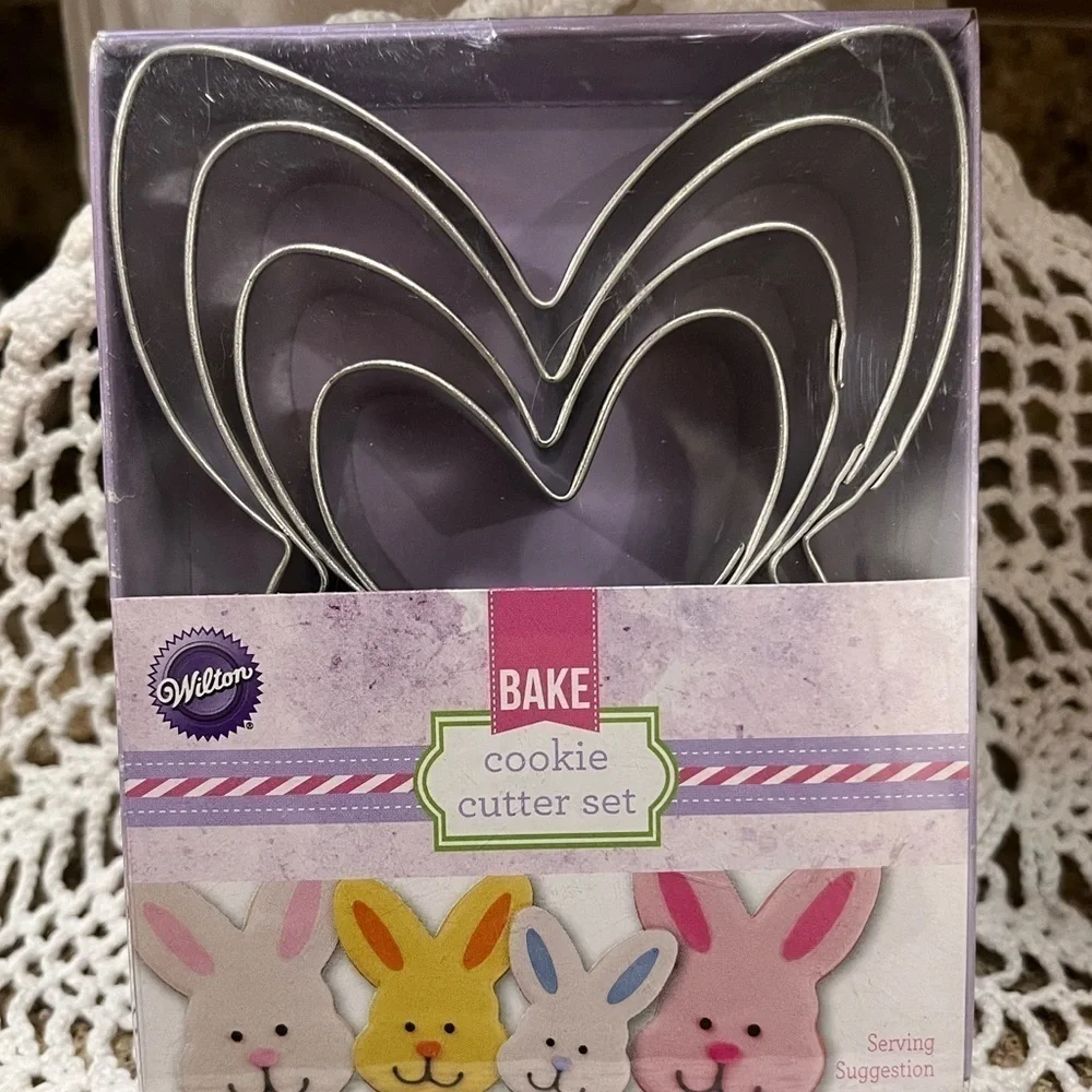 NIB Wilton Bunny Rabbit Cookie Cutter Set Easter Holiday Baking